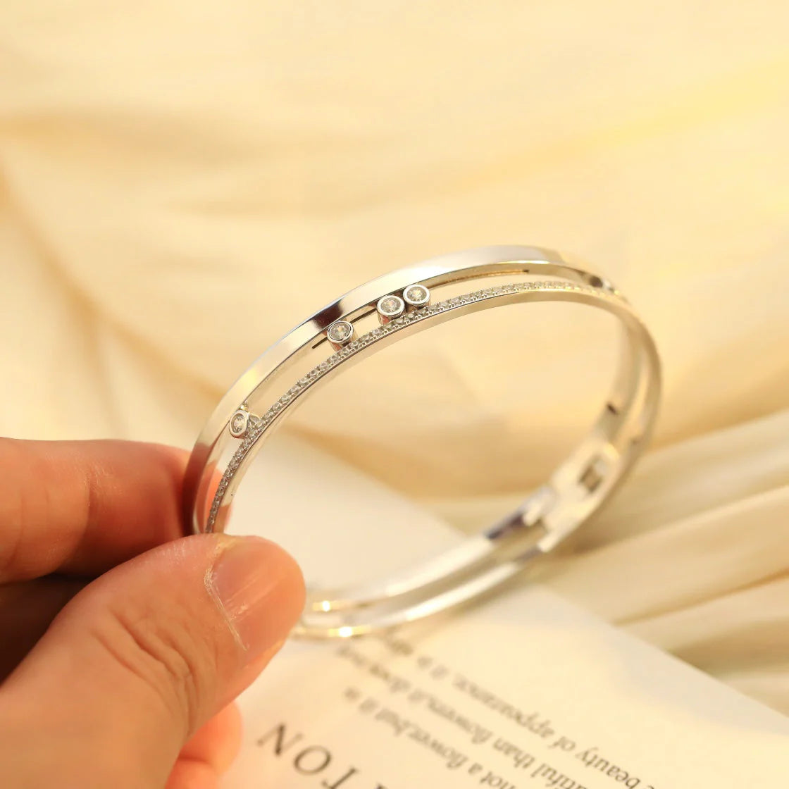 [Sophire Jewelry]Move Romane Diamond Bangle Bracelet