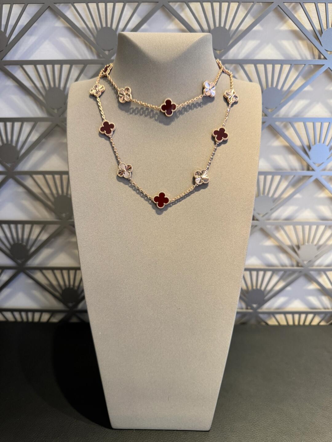[Sophire Jewelry ]CLOVER 20 MOTIFS LASER CARNELIAN NECKLACE