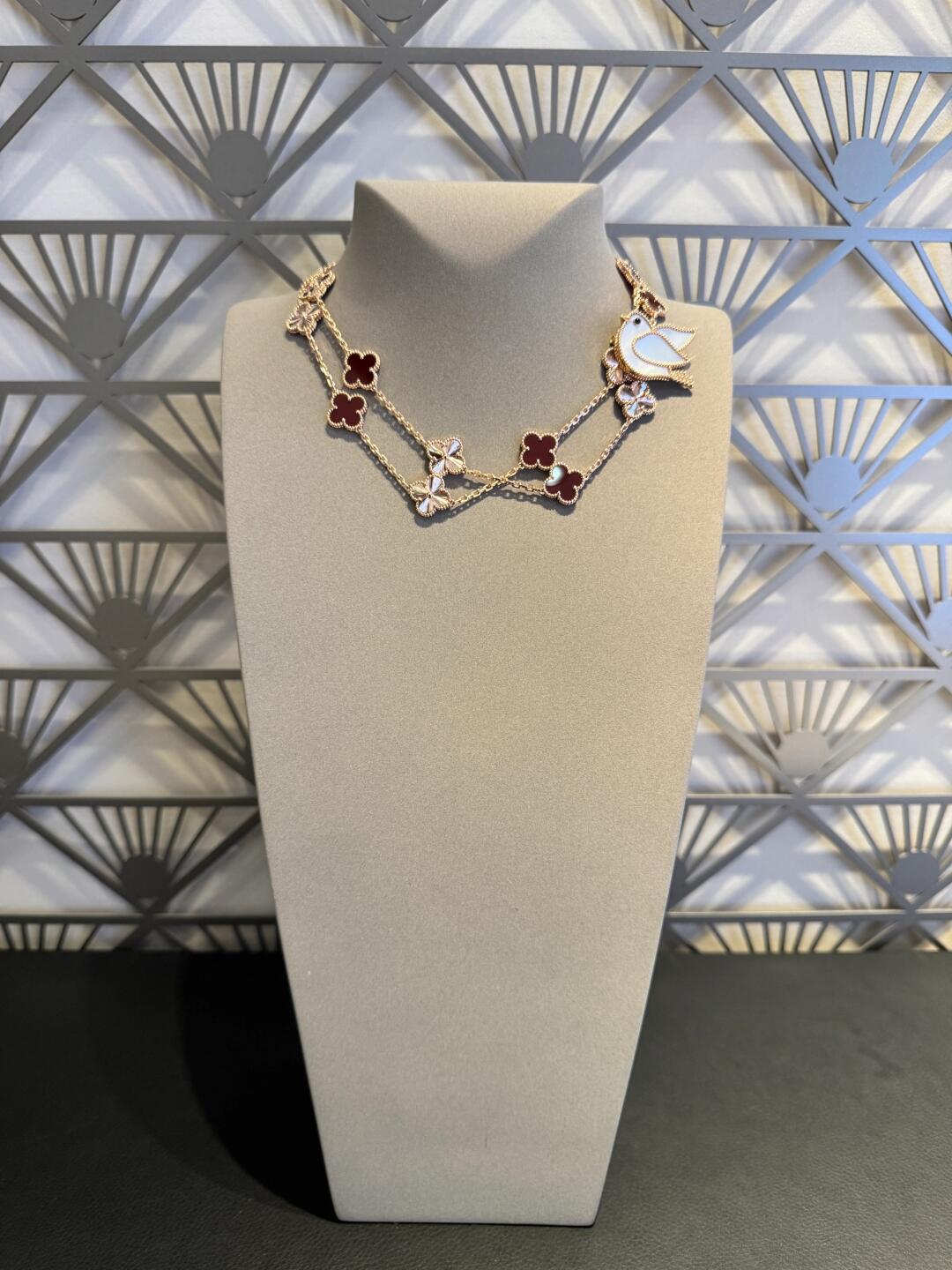 [Sophire Jewelry ]CLOVER 20 MOTIFS LASER CARNELIAN NECKLACE