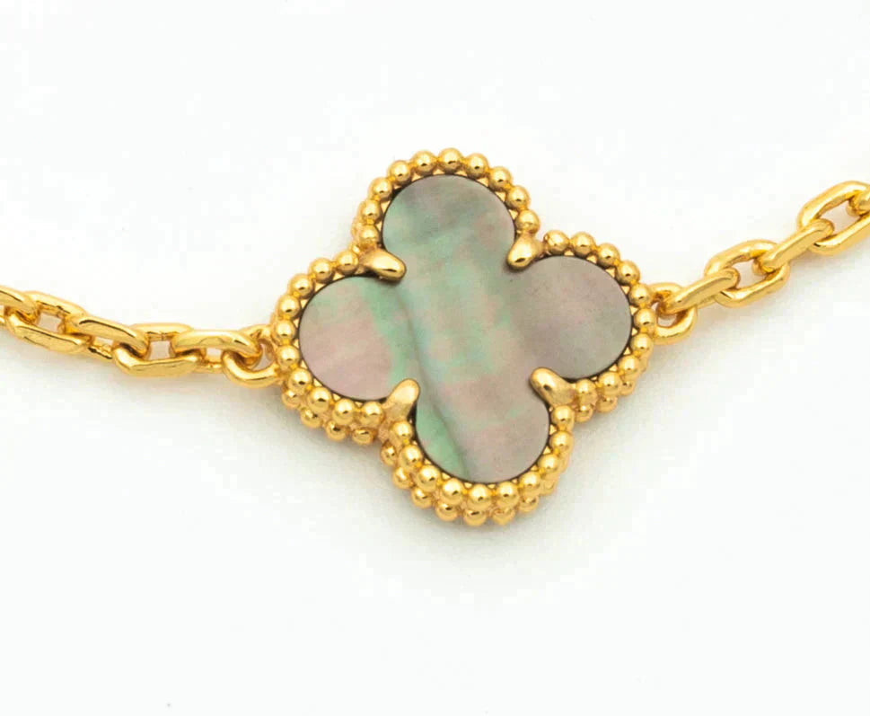 [Sophire Jewelry ] CLOVER 5 MOTIF GRAY MOP BRACELET COLLECTION