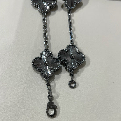 [Sophire Jewelry ]CLOVER 5 MOTIF BLACK BRACELET