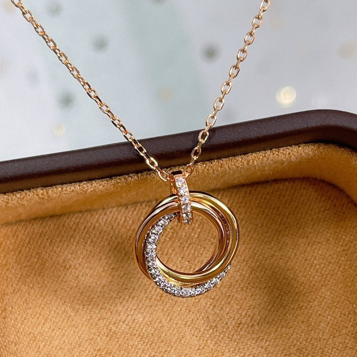 [Sophire Jewelry ]TRINITY NECKLACE SILVER GOLD PINK GOLD DIAMONDS