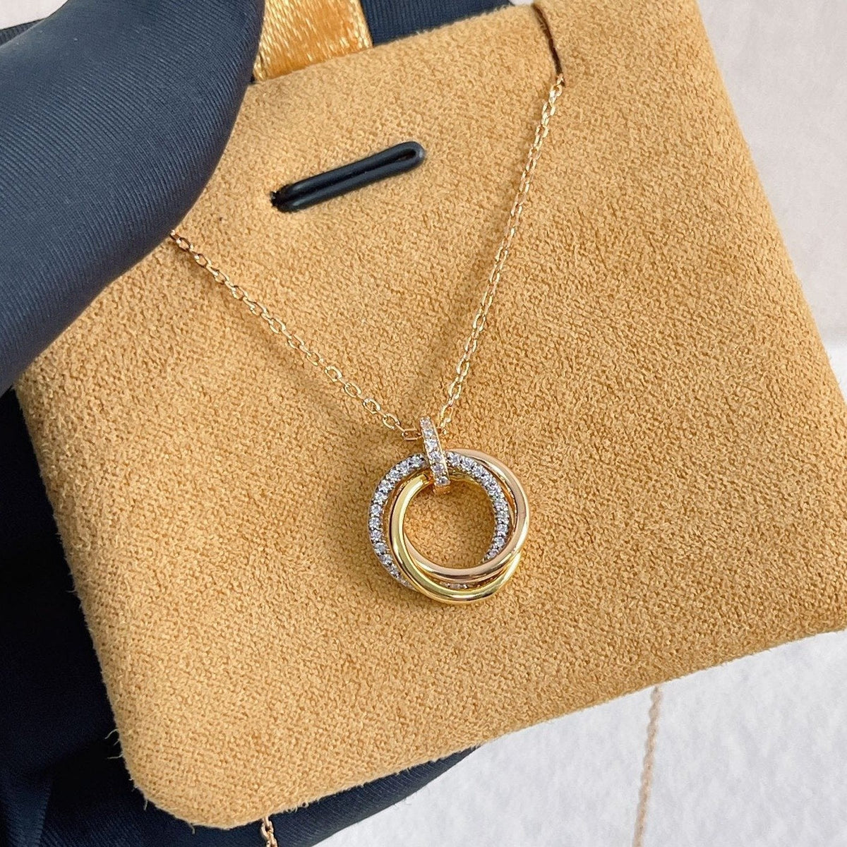 [Sophire Jewelry ]TRINITY NECKLACE SILVER GOLD PINK GOLD DIAMONDS