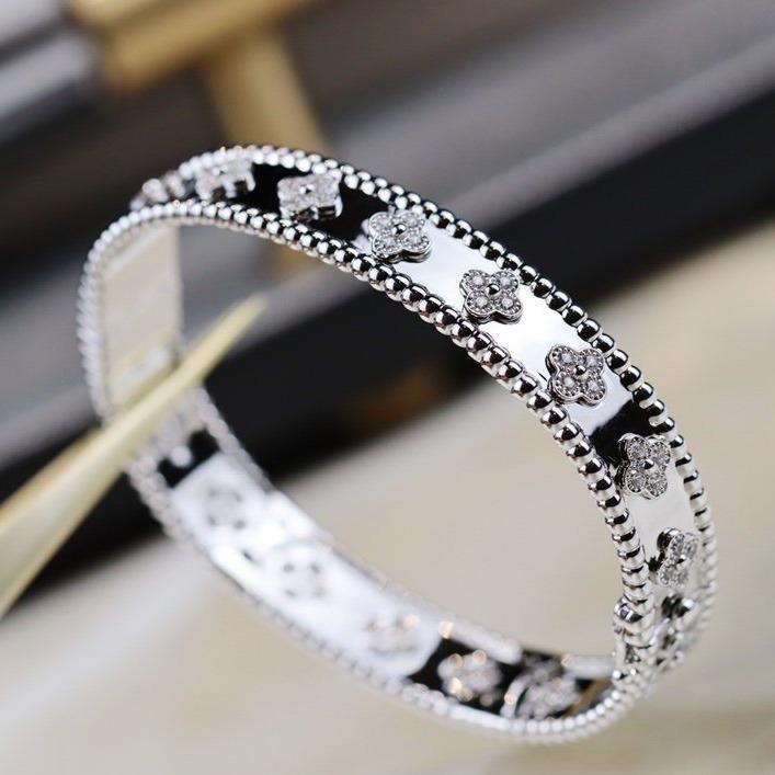 [Sophire Jewelry ]CLOVER BRACELET 8MM DIAMONDS