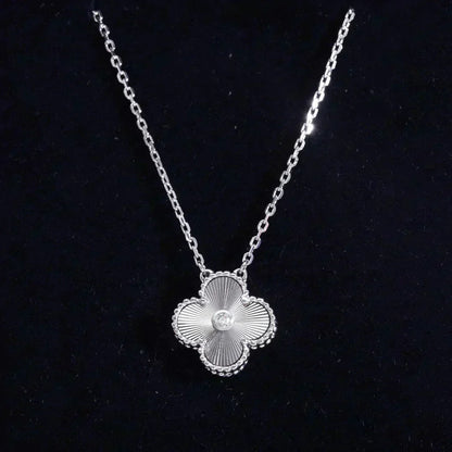[Sophire Jewelry ]CLOVER  15MM DIAMOND LASER NECKLACE SILVER