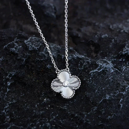 [Sophire Jewelry ]CLOVER  15MM DIAMOND LASER NECKLACE SILVER