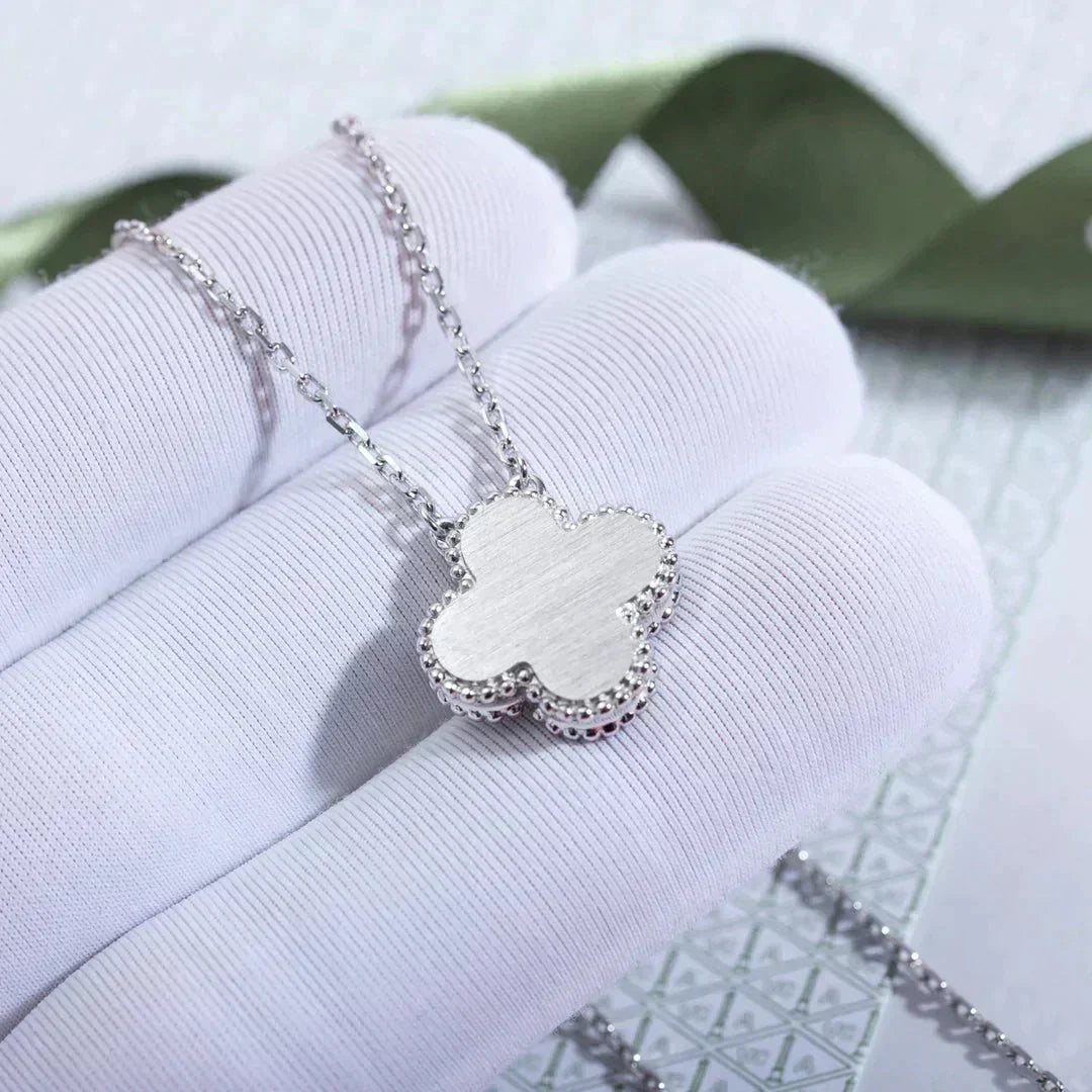[Sophire Jewelry ]CLOVER  15MM DIAMOND LASER NECKLACE SILVER