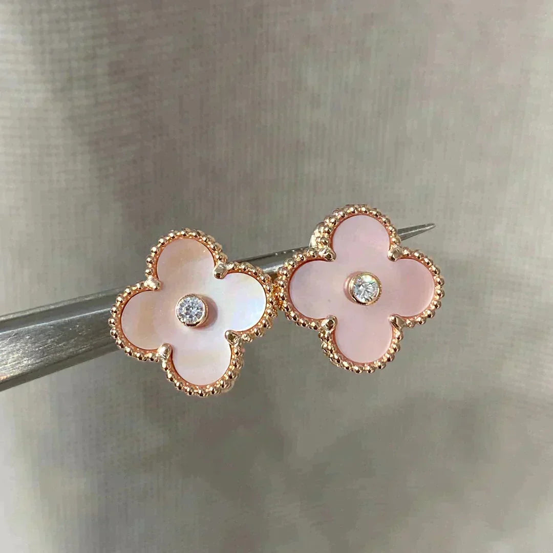 [Sophire Jewelry ]CLOVER MEDIUM 1 MOTIFS  PINK MOP DIAMOND EARRINGS