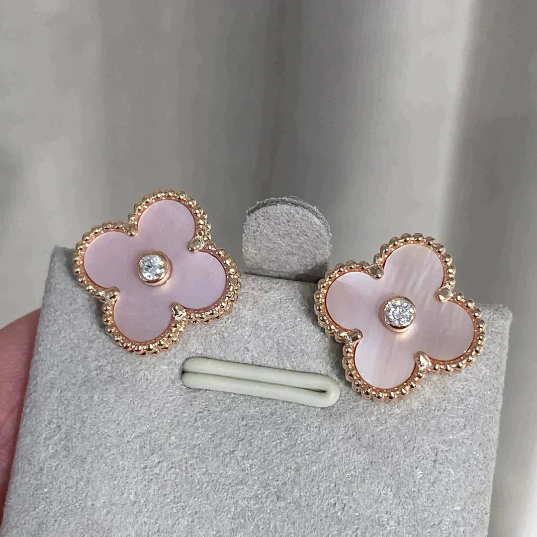 [Sophire Jewelry ]CLOVER MEDIUM 1 MOTIFS  PINK MOP DIAMOND EARRINGS