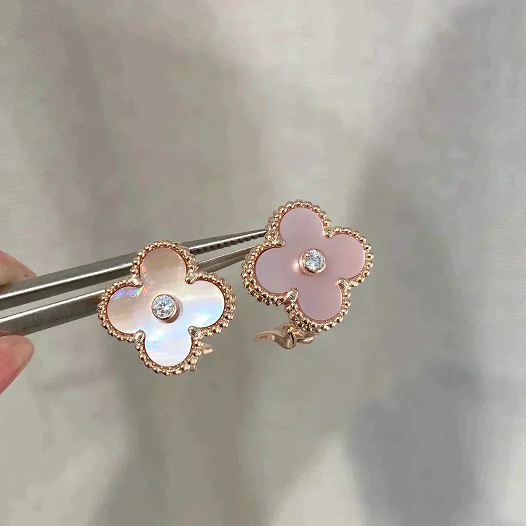 [Sophire Jewelry ]CLOVER MEDIUM 1 MOTIFS  PINK MOP DIAMOND EARRINGS
