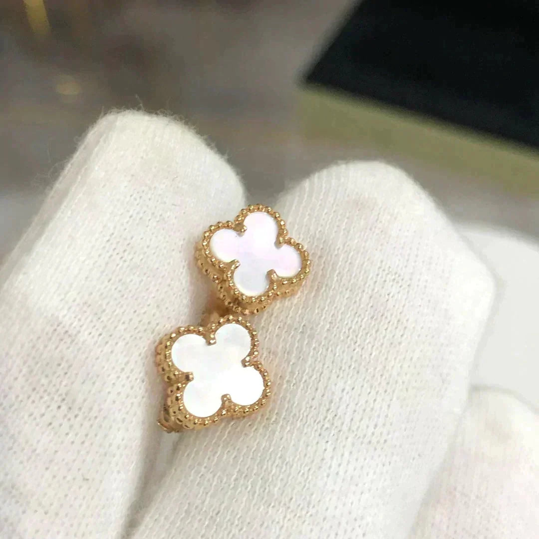 [Sophire Jewelry ]CLOVER MINI 9.5MM WHITE MOP EARRINGS