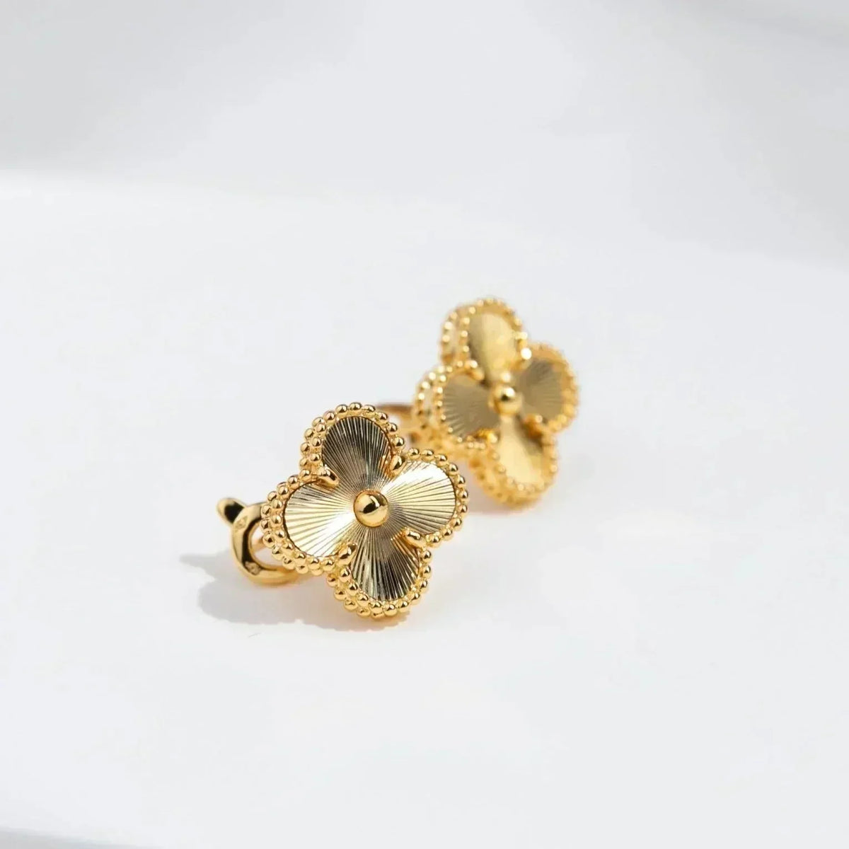 [Sophire Jewelry ]CLOVER MEDIUM 1 MOTIFS LASER EARRINGS