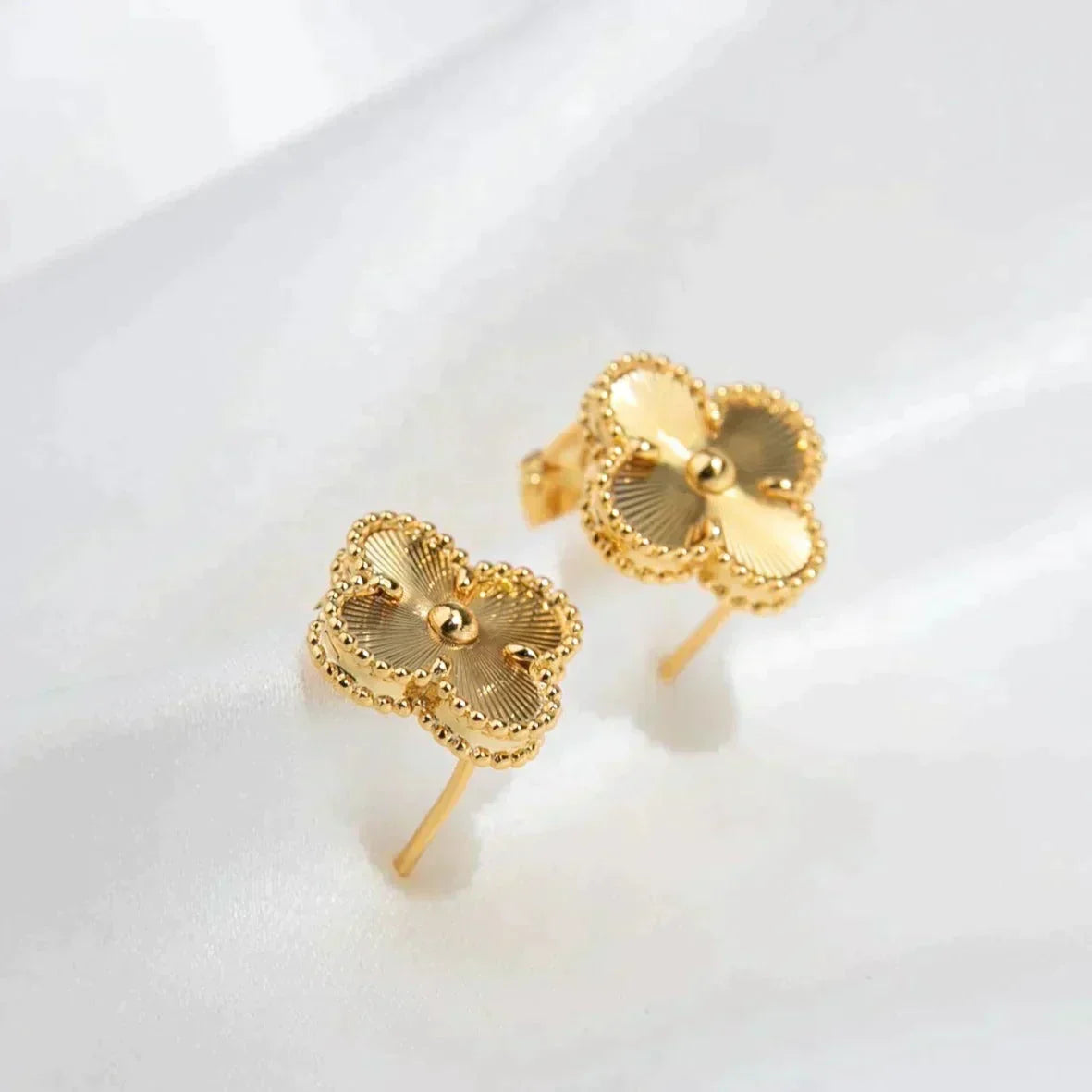 [Sophire Jewelry ]CLOVER MEDIUM 1 MOTIFS LASER EARRINGS