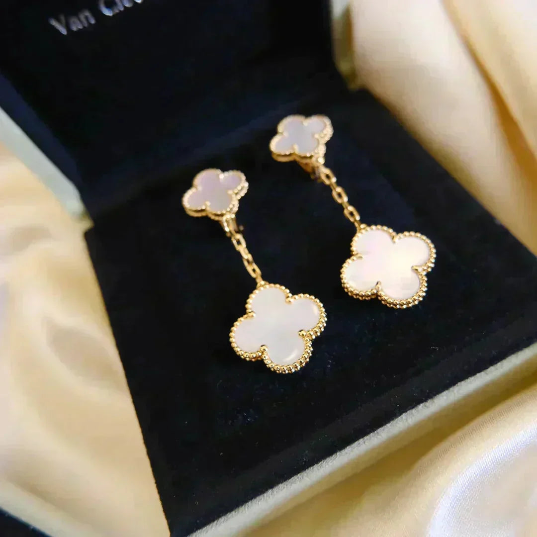 [Sophire Jewelry ]CLOVER 2 MOTIF WHITE MOP EARRINGS
