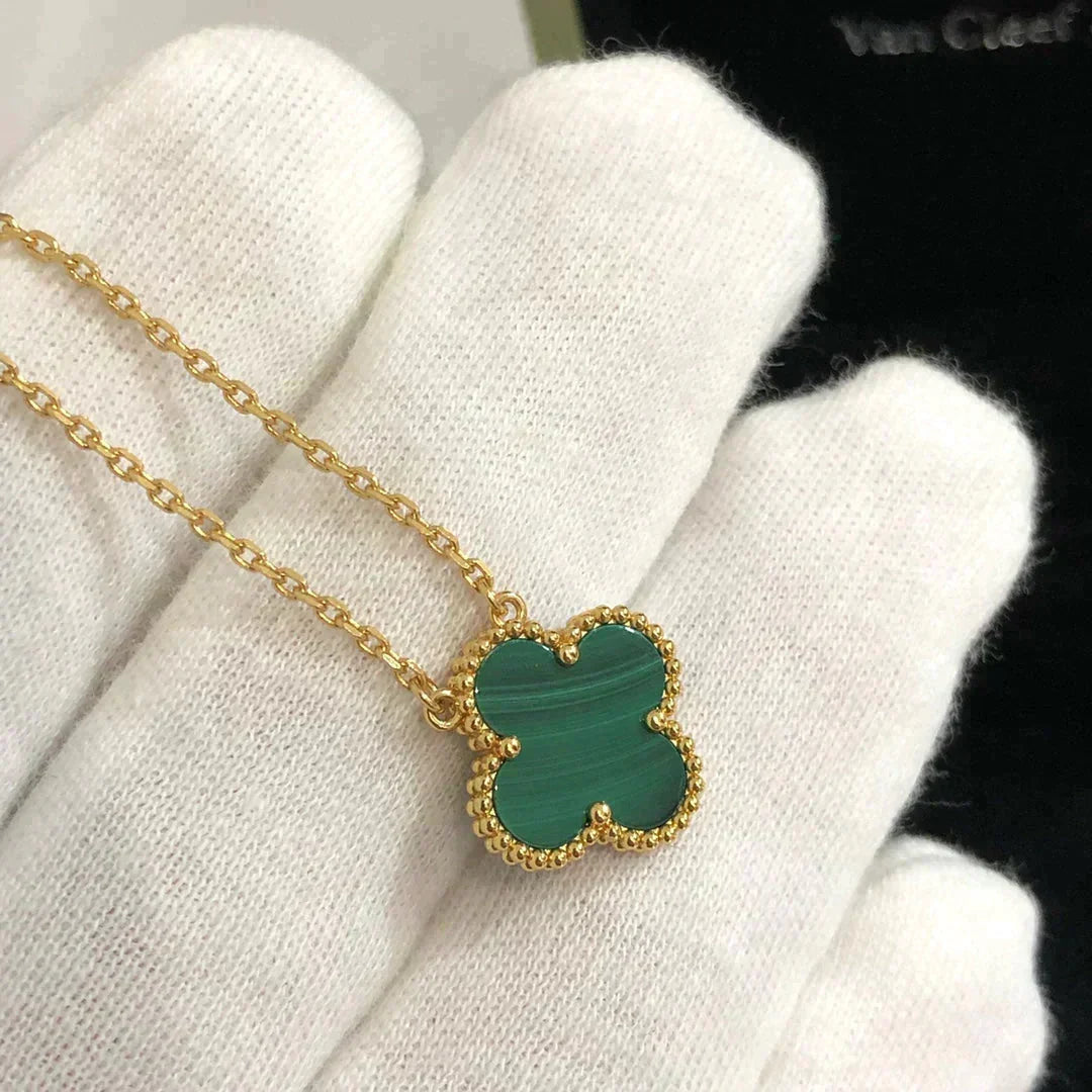 [Sophire Jewelry ]CLOVER 15MM MALACHITE SINGLE FLOWER  NECKLACE