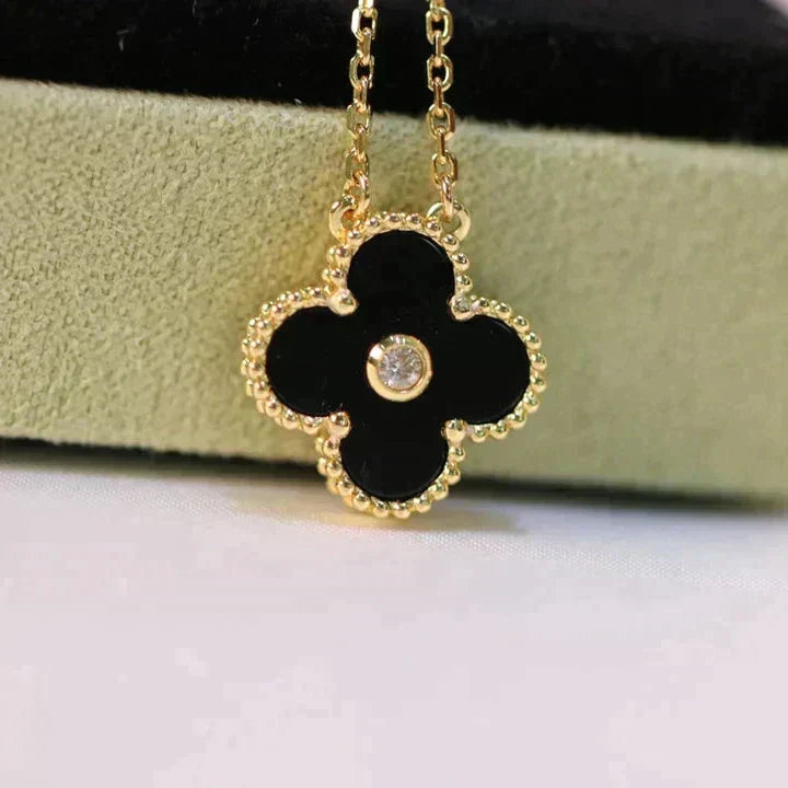 [Sophire Jewelry ]CLOVER 15MM DIAMOND ONYX NECKLACE