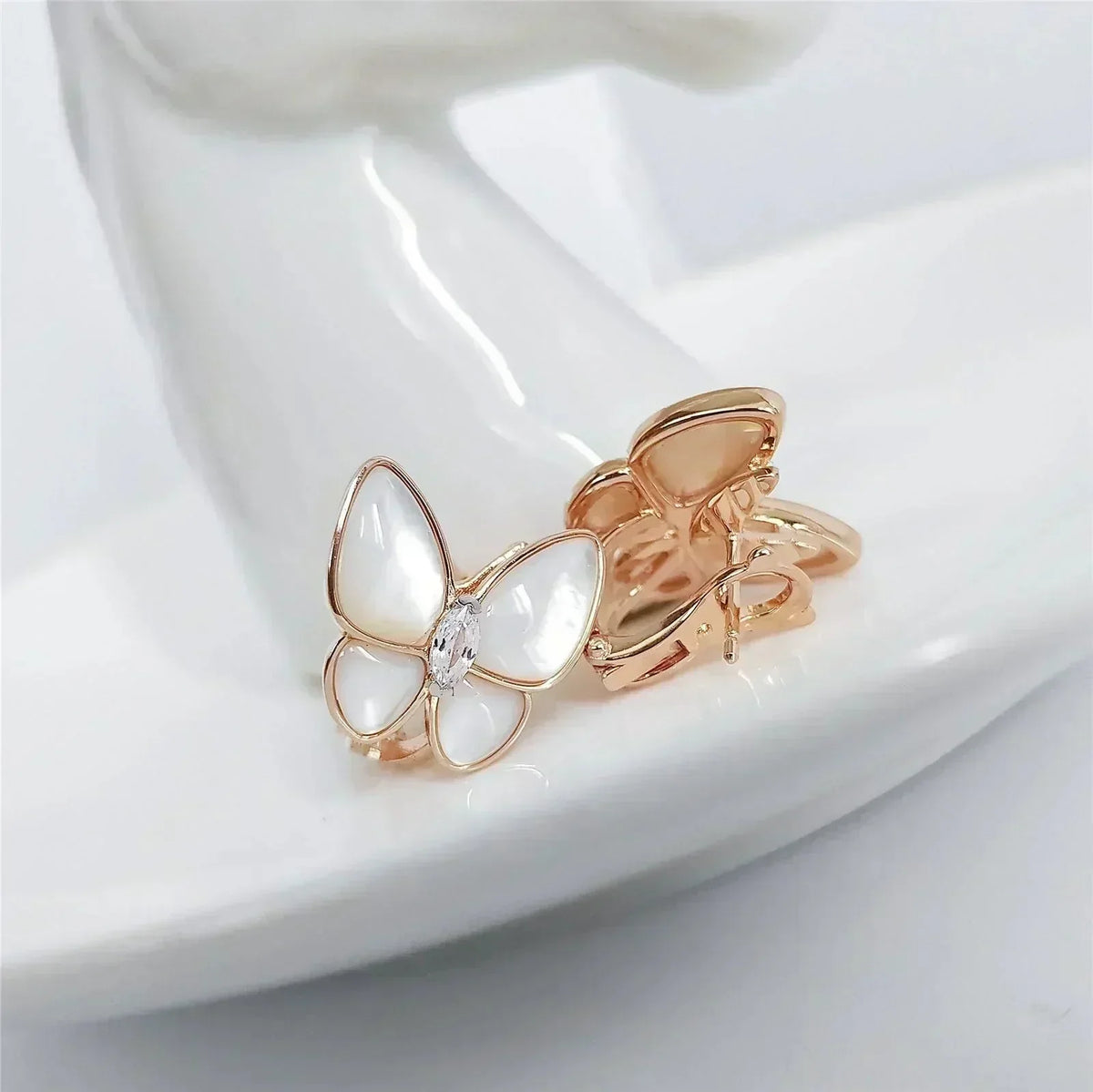 [Sophire Jewelry ]BUTTERFLY MOP DIAMOND EARRINGS