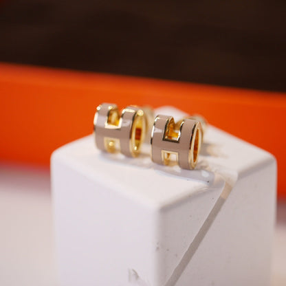 [Sophire Jewelry ]MINI POP H GOLD EARRINGS GREY