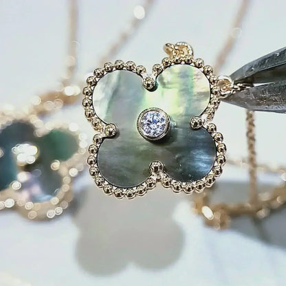 [Sophire Jewelry ]CLOVER 15MM DIAMOND AND MOTHER-OF-GREY NECKLACE
