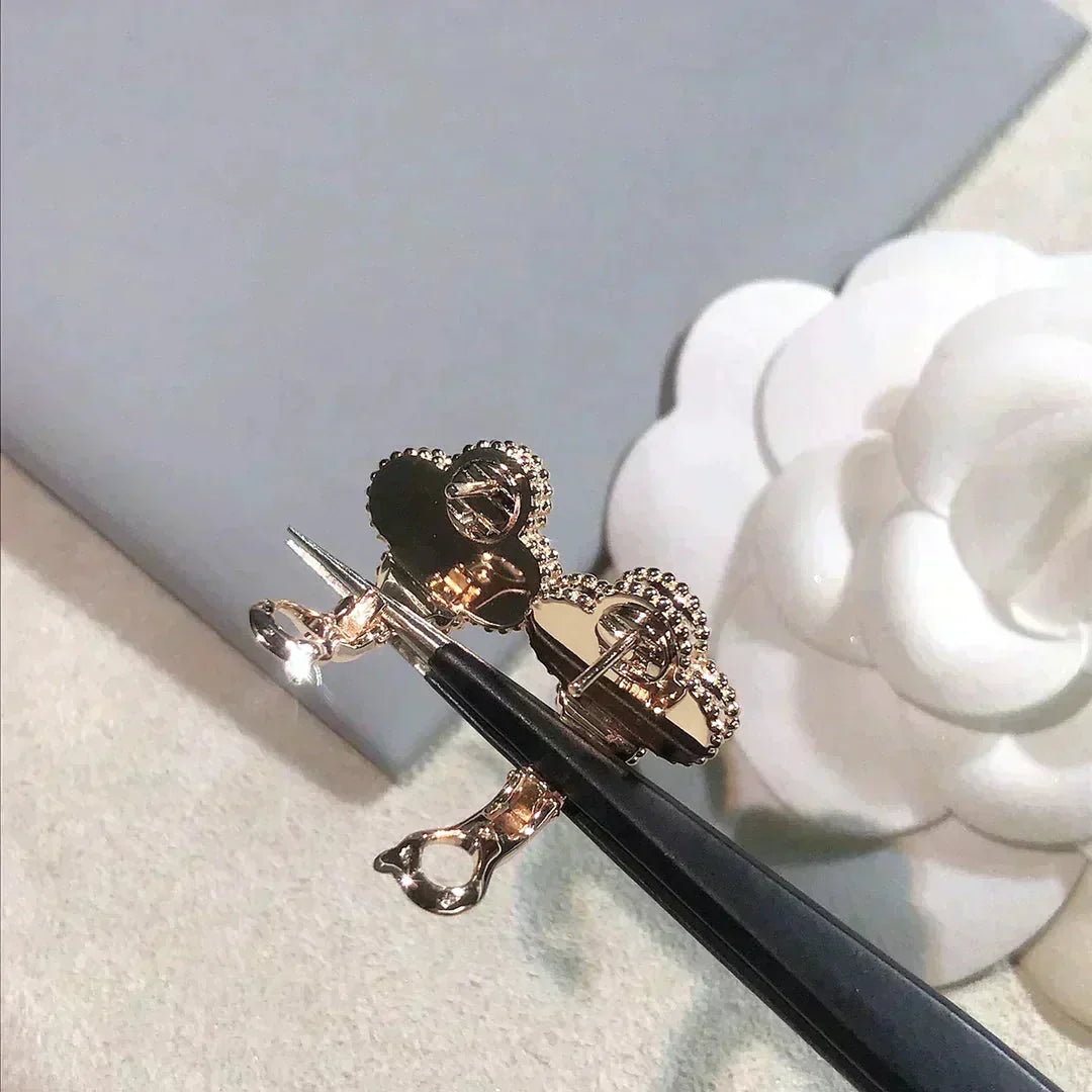 [Sophire Jewelry ]CLOVER MEDIUM 1 MOTIFS  PINK MOP DIAMOND EARRINGS