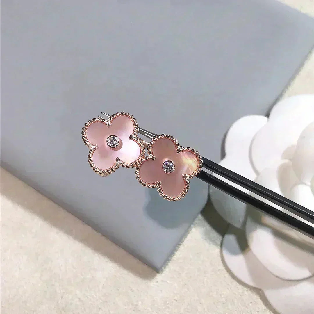 [Sophire Jewelry ]CLOVER MEDIUM 1 MOTIFS  PINK MOP DIAMOND EARRINGS