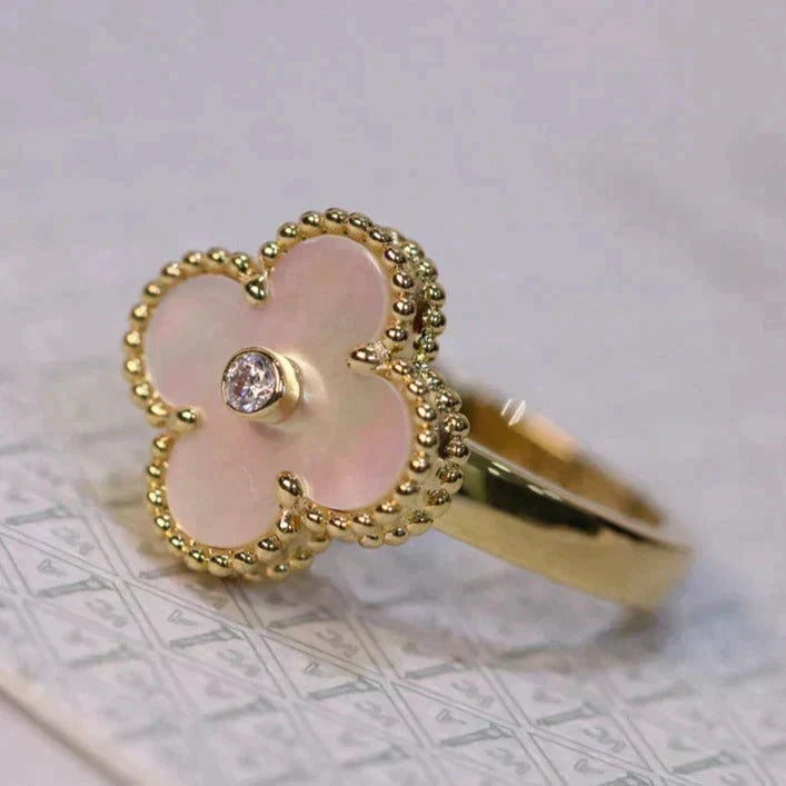 [Sophire Jewelry ]CLOVER PINK MOP RING GOLD DIAMOND