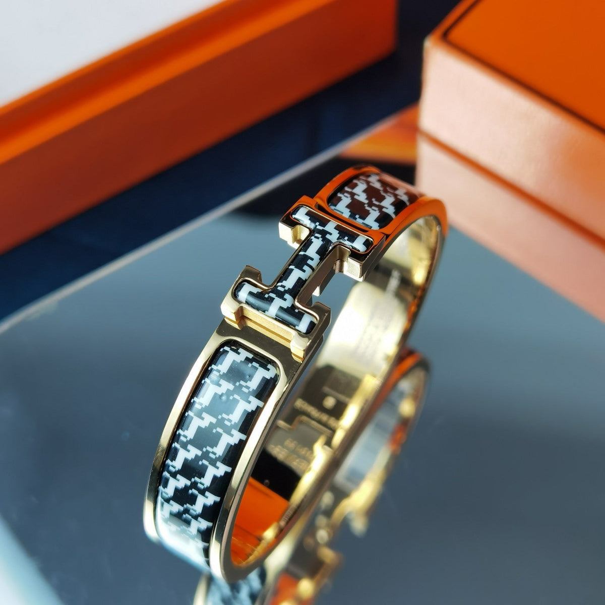 [Sophire Jewelry ]H HORSE BRACELET 12MM