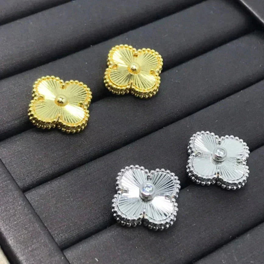 [Sophire Jewelry ]CLOVER MINI 9.5MM LASER EARRINGS
