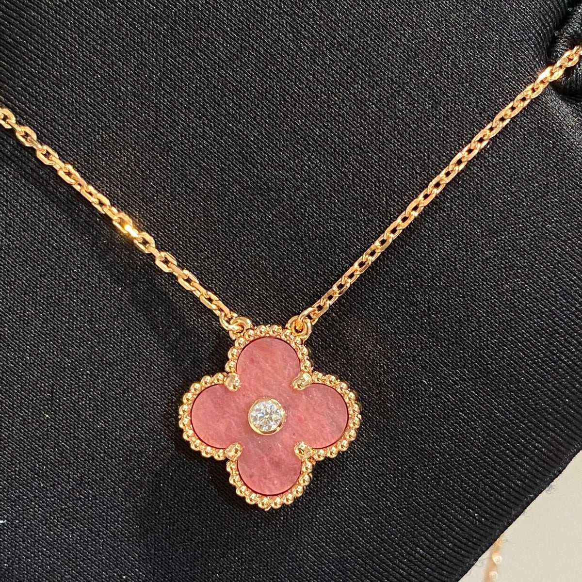 [Sophire Jewelry ]CLOVER 15MM DIAMOND RHODONITE NECKLACE