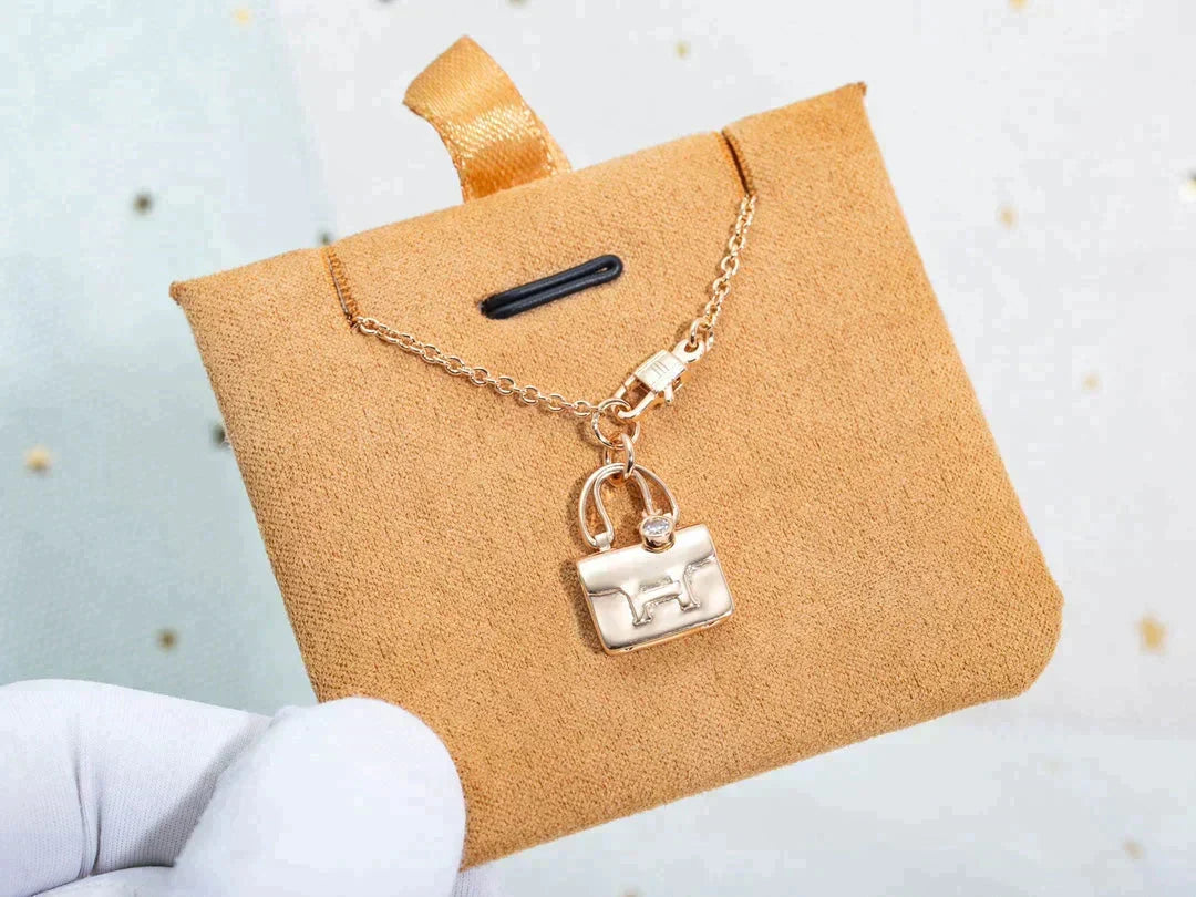 [Sophire Jewelry ]AMULETTE PEDANT ROSE GOLD NECKLACE