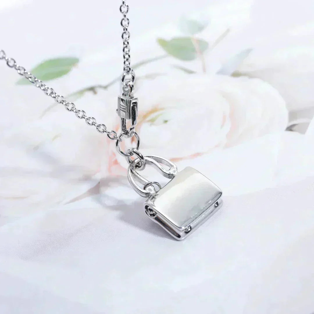 [Sophire Jewelry ]AMULETTE PEDANT SILVER NECKLACE