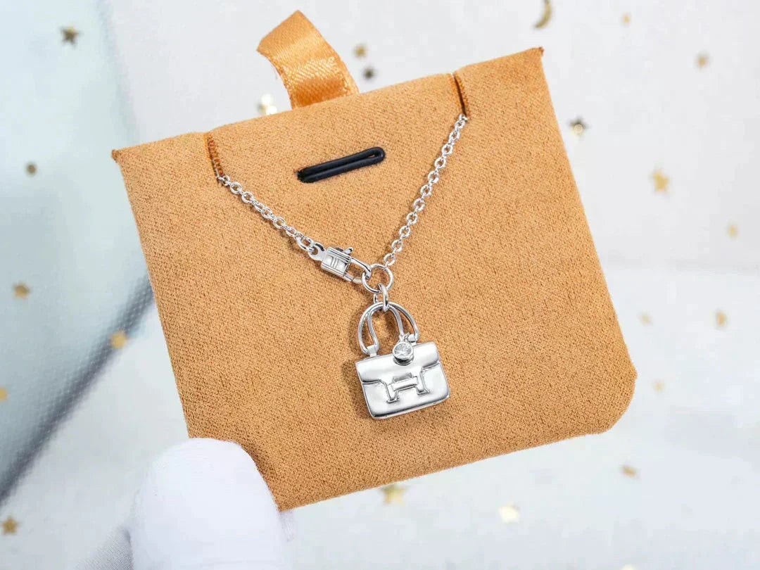 [Sophire Jewelry ]AMULETTE PEDANT SILVER NECKLACE