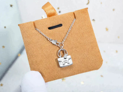 [Sophire Jewelry ]AMULETTE PEDANT SILVER NECKLACE