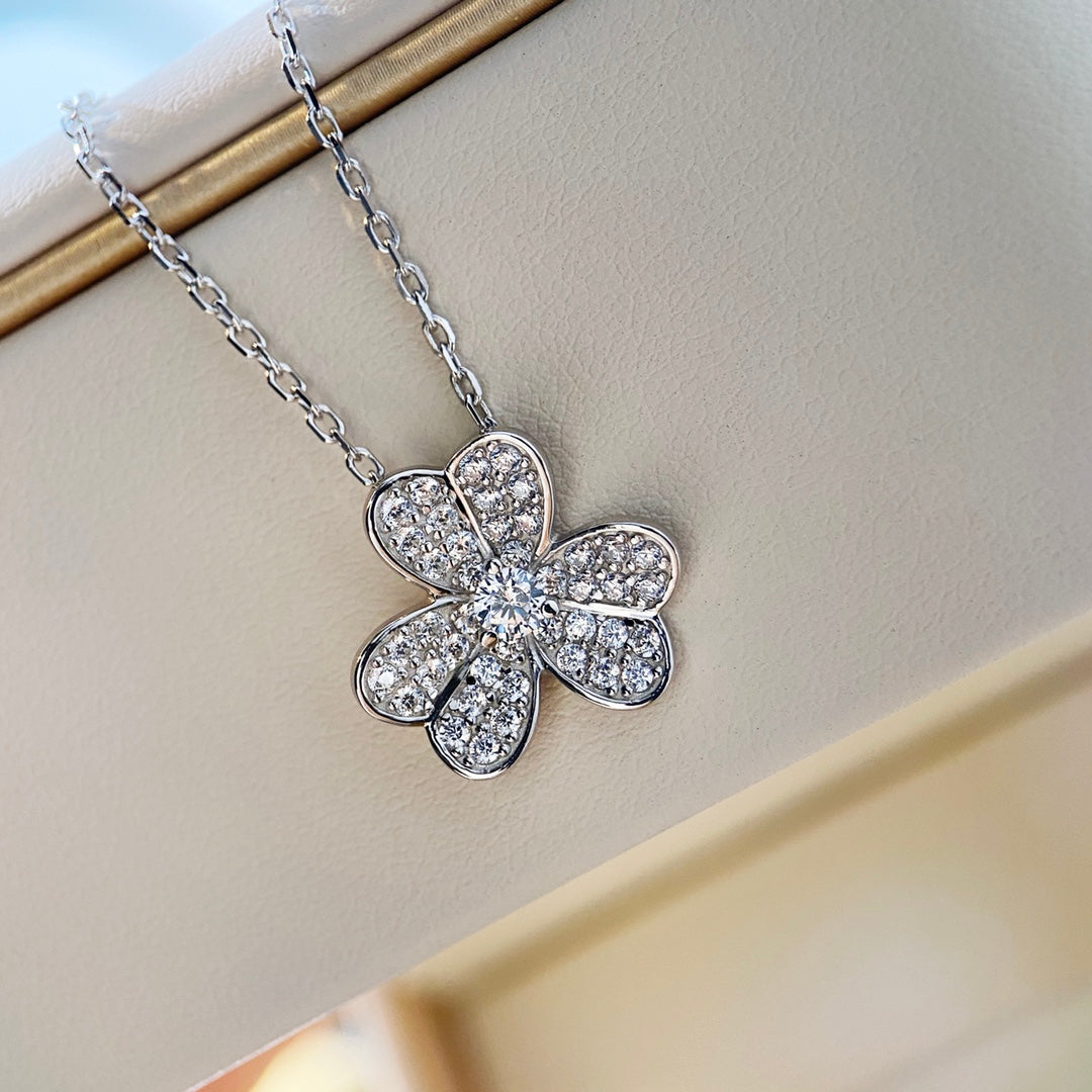 [Sophire Jewelry ]CLOVER DIAMOND NECKLACE SILVER