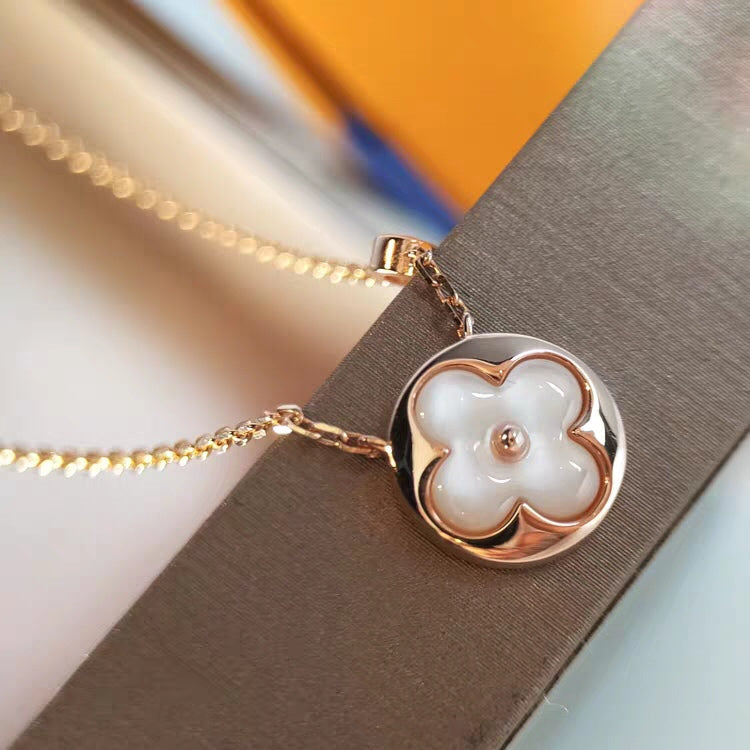 [Sophire Jewelry ]SUN MOP GOLD 1 DIAMOND NECKLACE