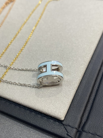 [Sophire Jewelry ]POP H LIGHT BLUE NECKLACE
