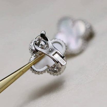 [Sophire Jewelry ]CLOVER MEDIUM 1 MOTIFS  WHITE MOP EARRINGS SILVER