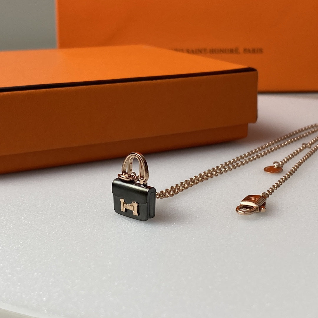 [Sophire Jewelry ]CONSTANCE BLACK PEDANT PINK GOLD NECKLACE