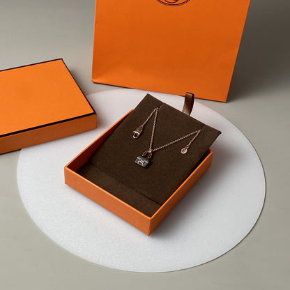 [Sophire Jewelry ]CONSTANCE BLACK PEDANT PINK GOLD NECKLACE