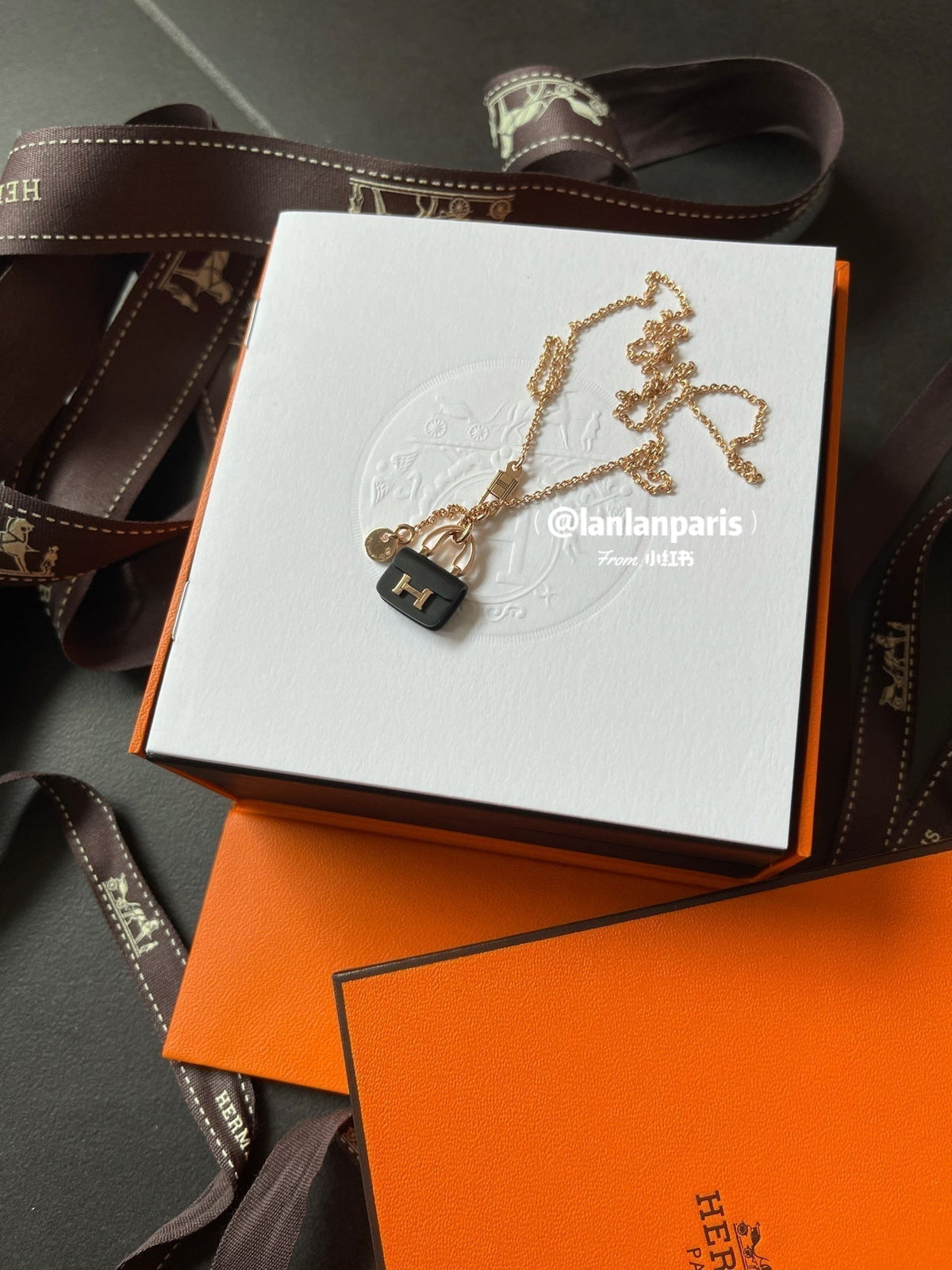 [Sophire Jewelry ]CONSTANCE BLACK PEDANT PINK GOLD NECKLACE
