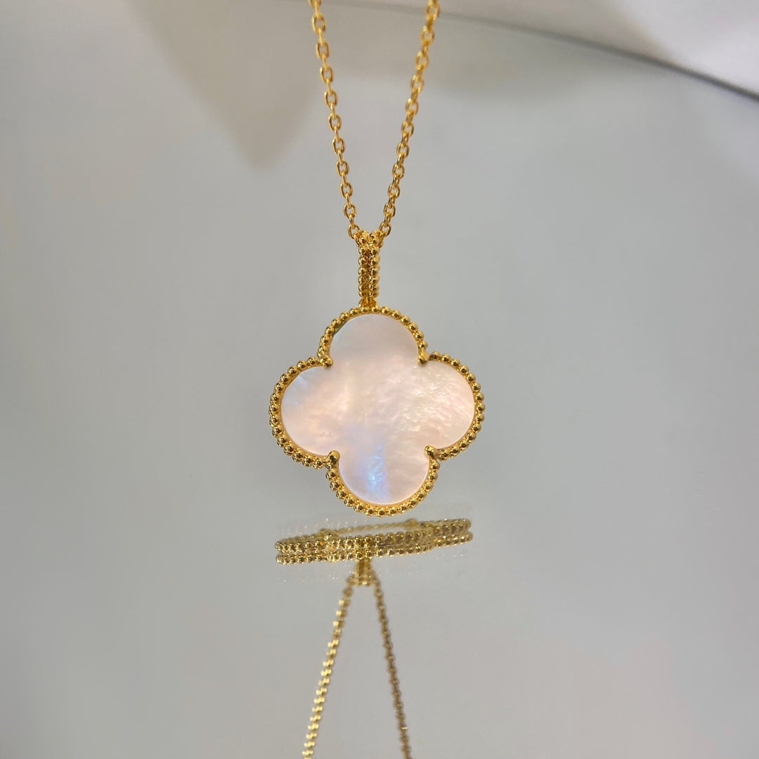 [Sophire Jewelry ]CLOVER 25MM MOP LARGE PENDANT NECKLACE