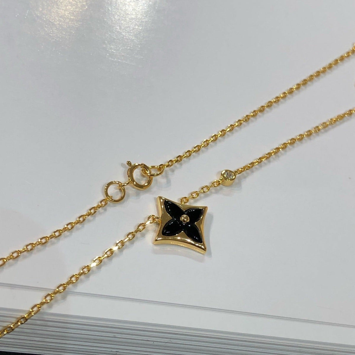 [Sophire Jewelry ]STAR BLACK MOP NECKLACE