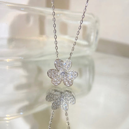 [Sophire Jewelry ]FLOWER DIAMOND NECKLACE