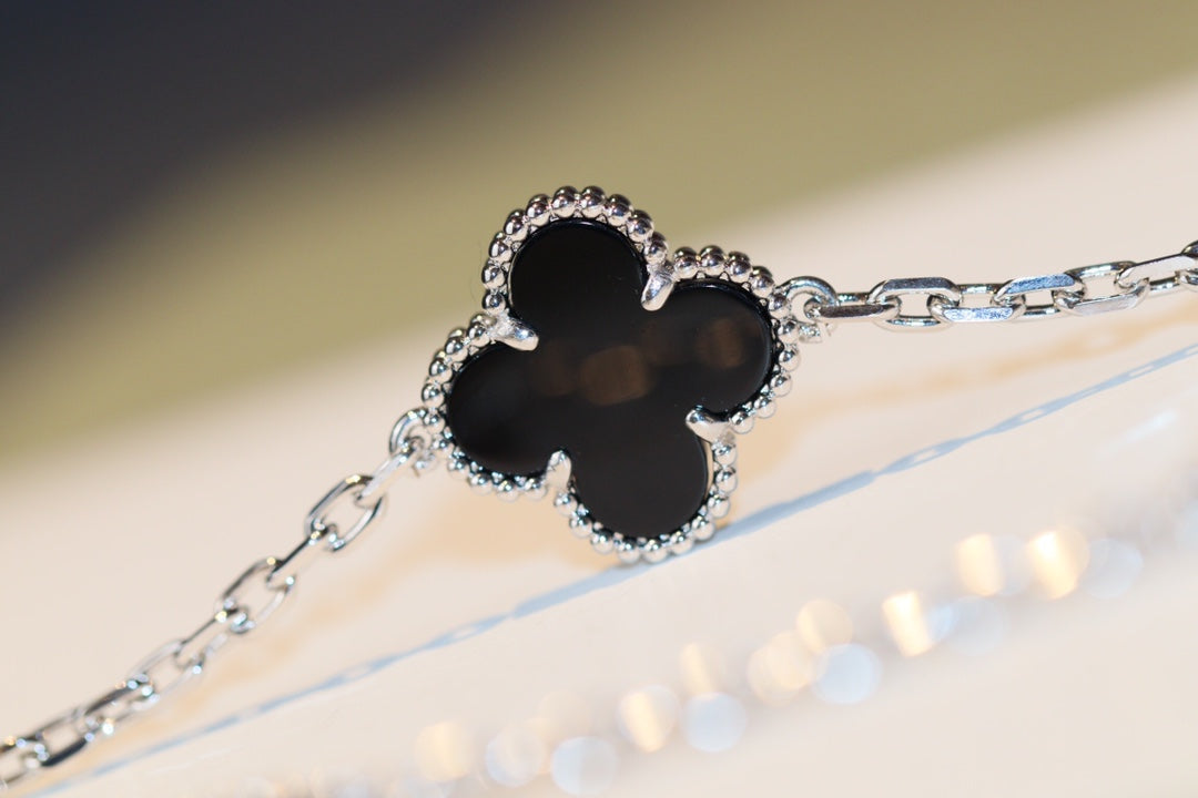 [Sophire Jewelry ]CLOVER 20 MOTIFS ONYX DIAMOND SILVER