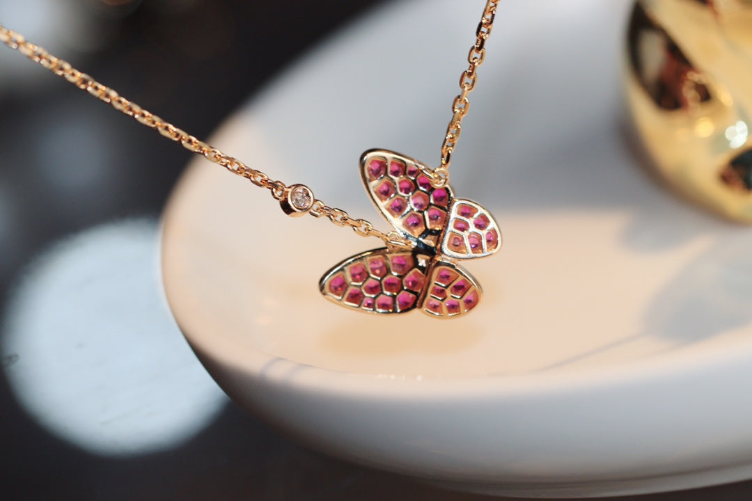 [Sophire Jewelry ]BUTTERFLY RED DIAMOND ROSE GOLD NECKLACE