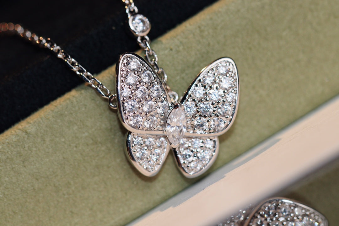 [Sophire Jewelry ]BUTTERFLY DIAMOND NECKLACE