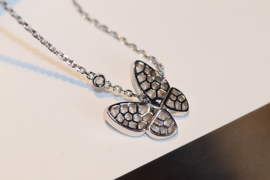 [Sophire Jewelry ]BUTTERFLY DIAMOND NECKLACE