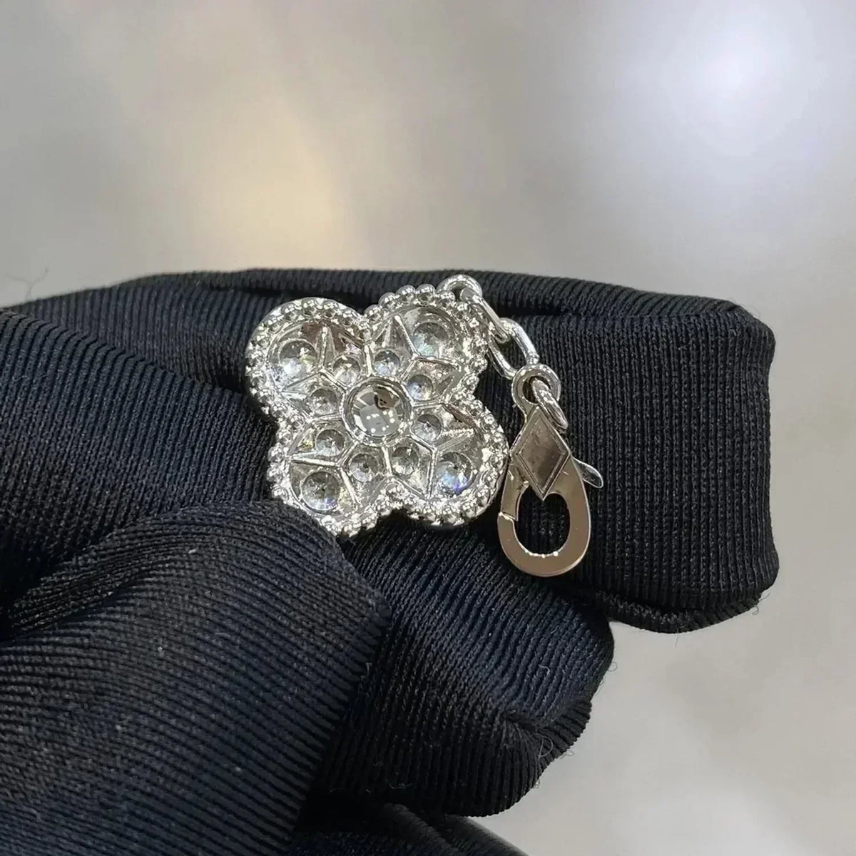 [Sophire Jewelry ] CLOVER 5 MOTIF FULL DIAMOND BRACELET COLLECTION