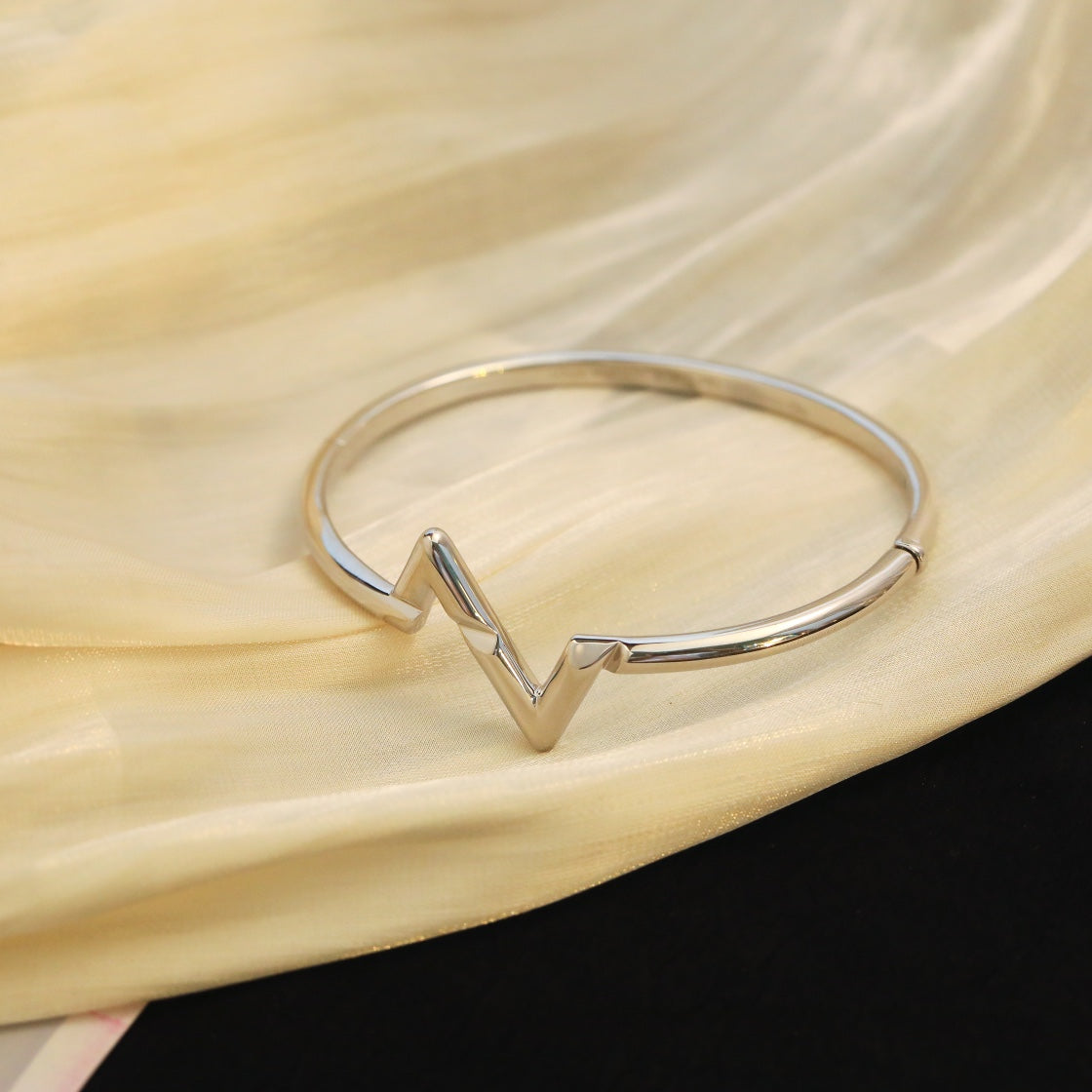 [Sophire Jewelry ]VOLTE UPSITE DOWN BRACELET