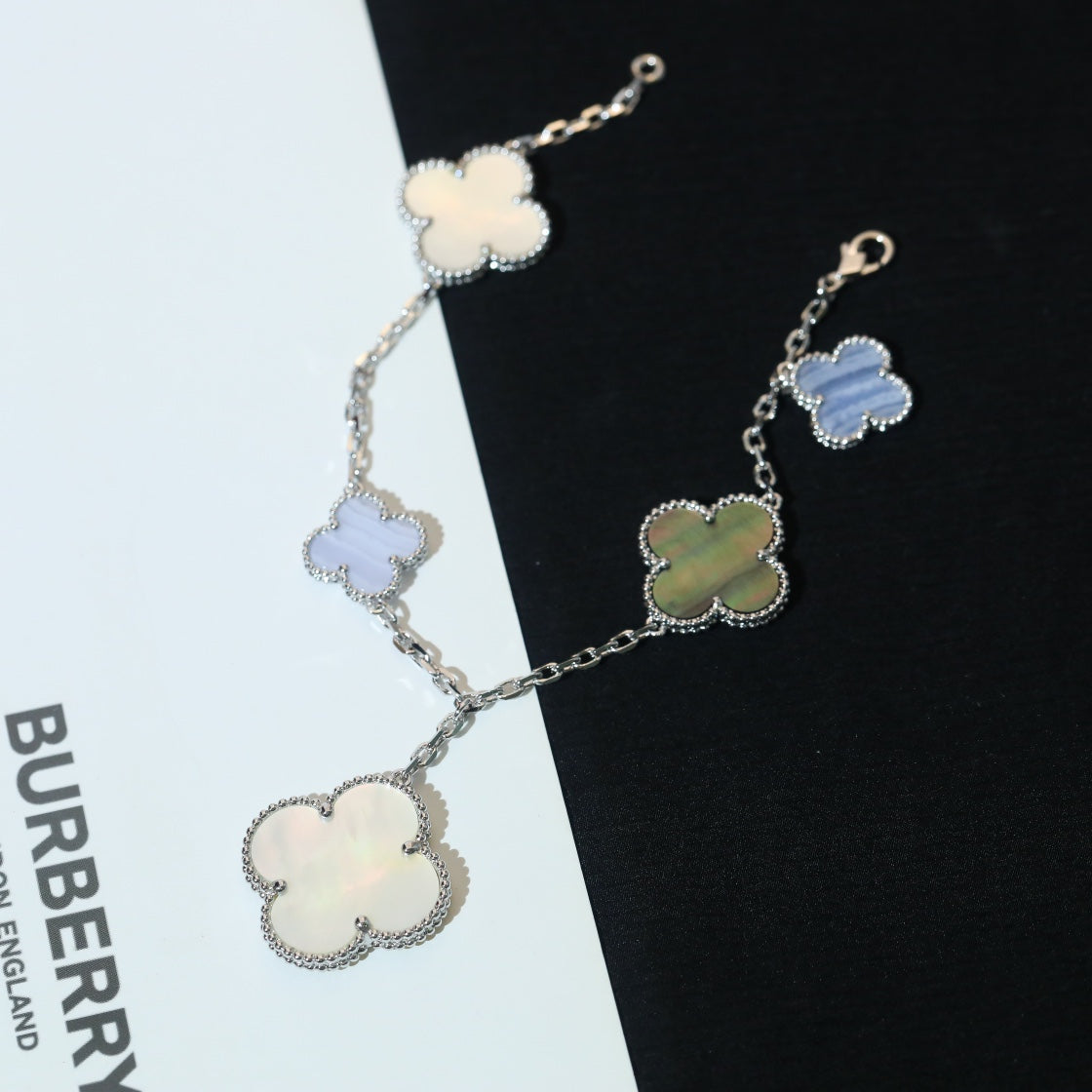 [Sophire Jewelry ]CLOVER BRACELET 5 MOTIFS MOP CHALCEDONY SILVER
